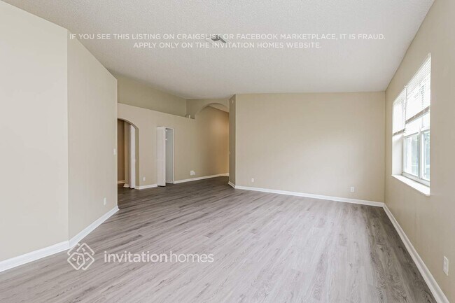 Foto del edificio - 1796 S Club Dr