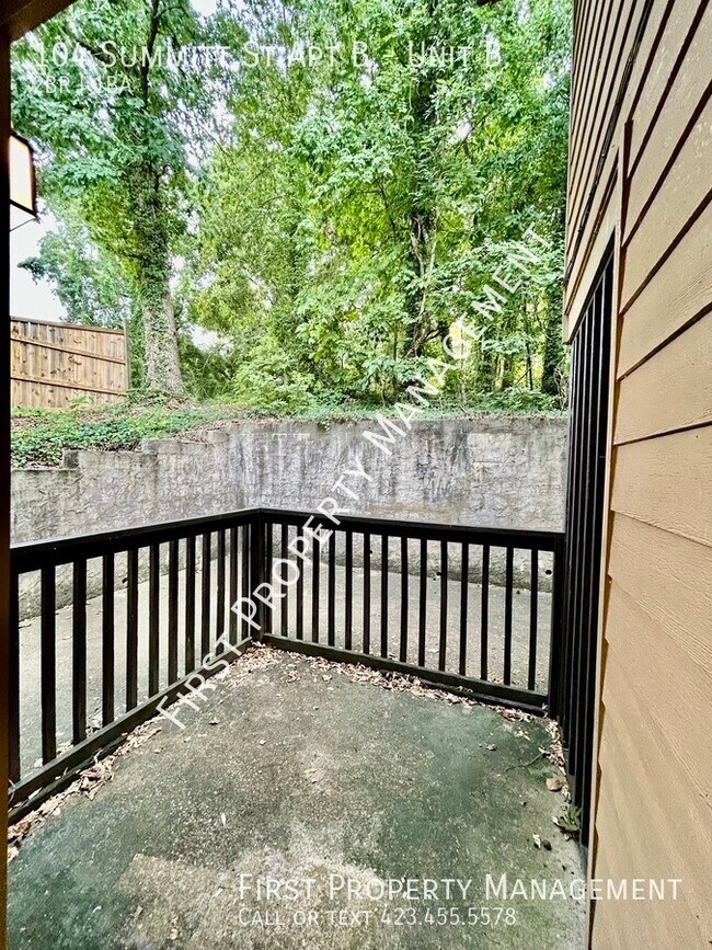 Building Photo - Rossville 2Bed/1Bath: Central AC & Laundry...