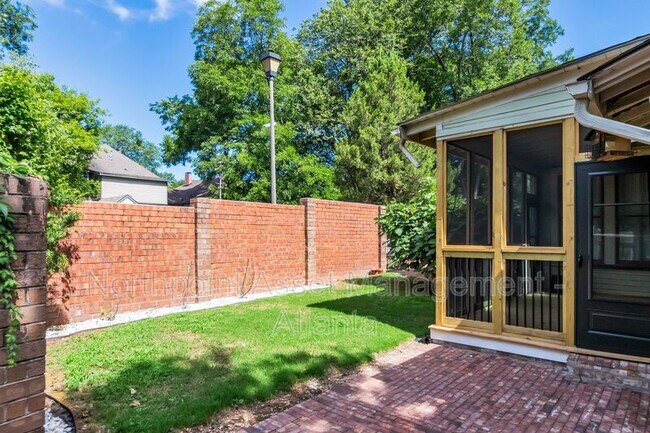 Foto del edificio - 679 Gordon Pl SW