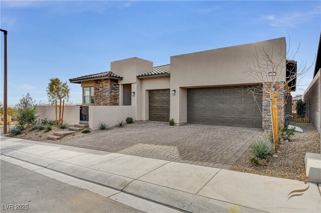 Building Photo - 11837 Grassy Pln Ave