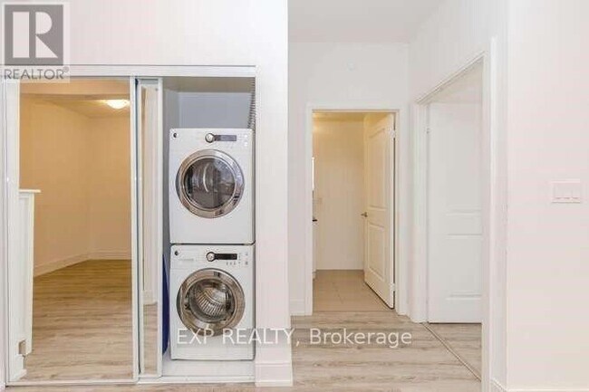 Photo du bâtiment - 9608 Yonge St