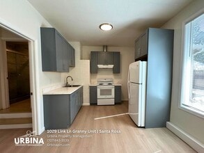 Building Photo - 1029 Link Ln