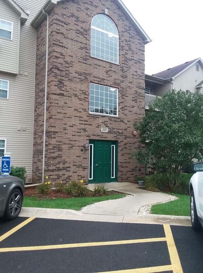 Exterior - 330 Cunat Blvd