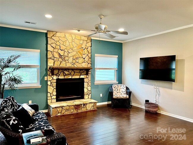 Building Photo - 8131 Rittenhouse Cir