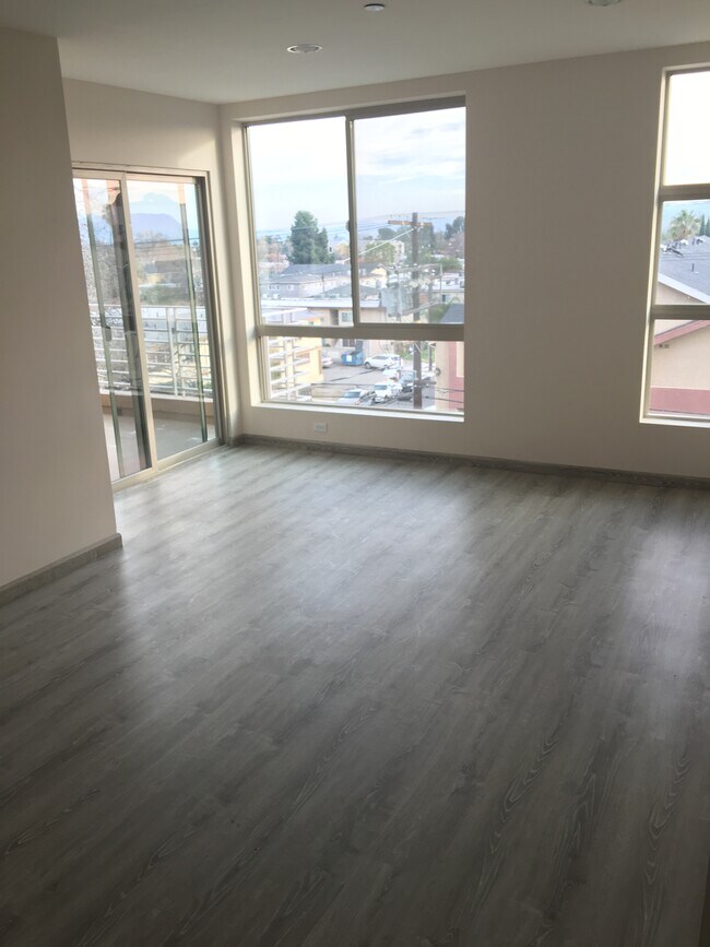 Foto del edificio - 12037 Hart St