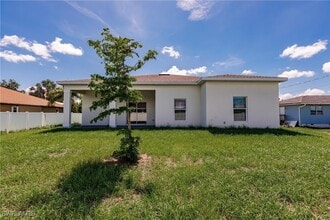 Building Photo - 870 Columbia St