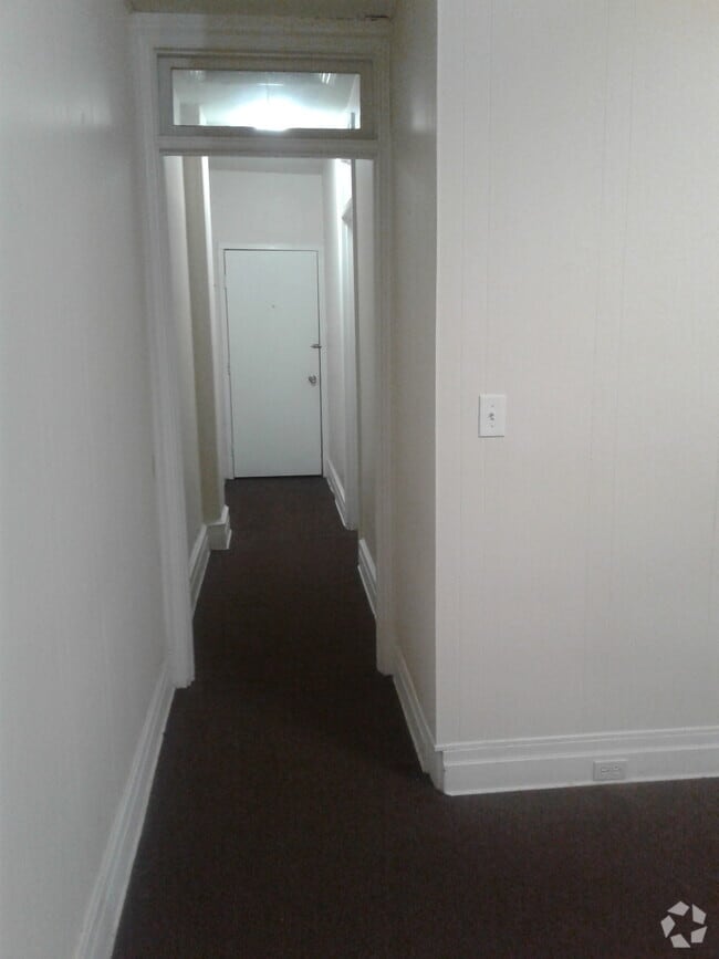 Building Photo - 711 Chestnut St