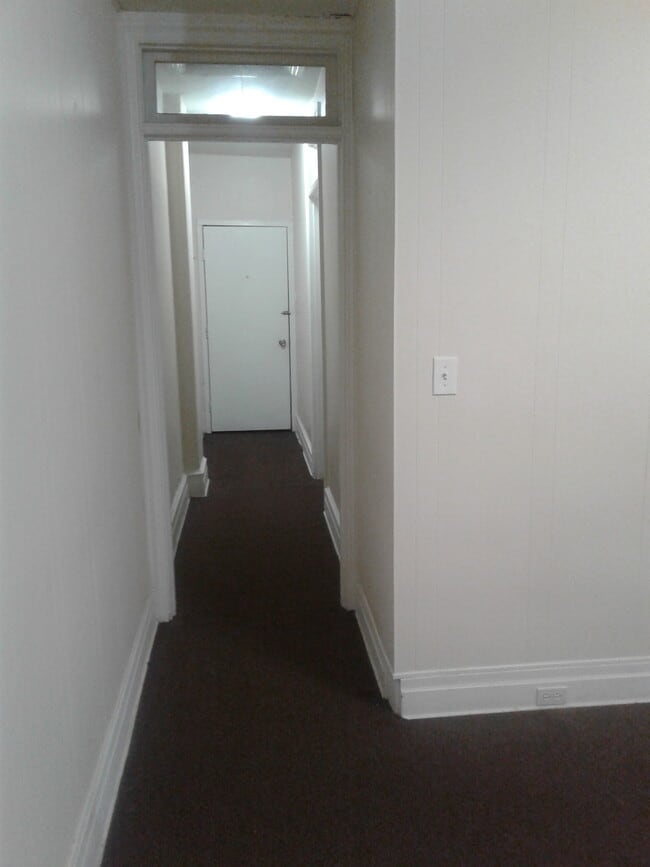 Building Photo - 711 Chestnut St