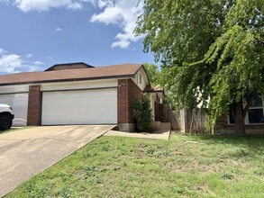 Building Photo - 2618 Alcott Ln