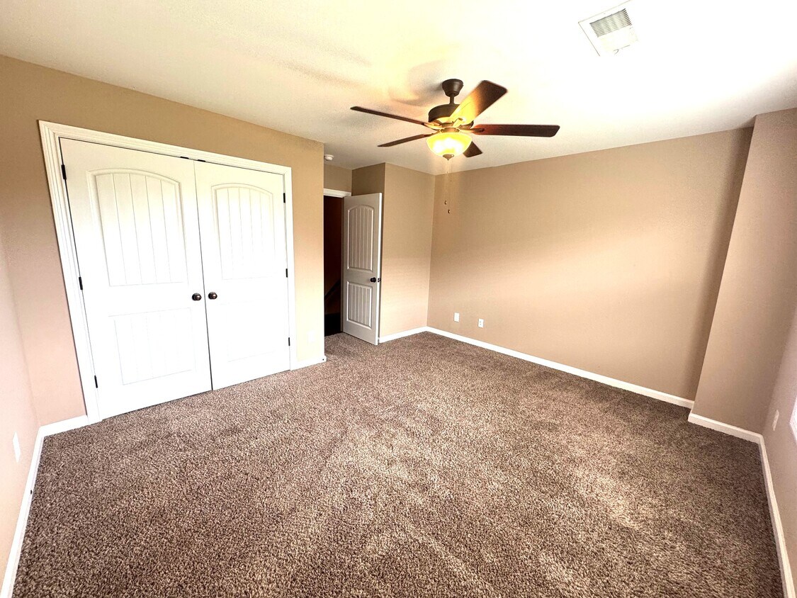 Building Photo - 2503 Rollow Ln