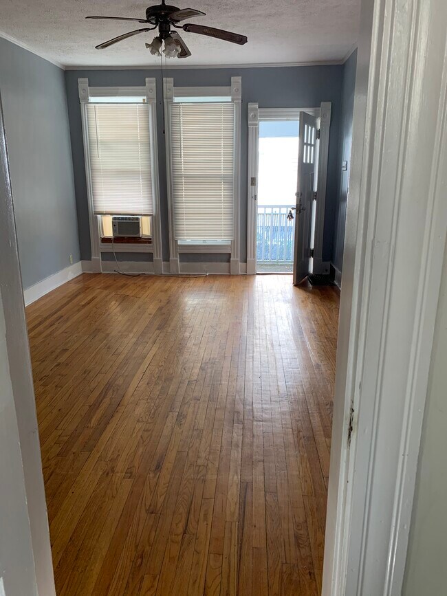 Living Room - 734 W Colfax Ave