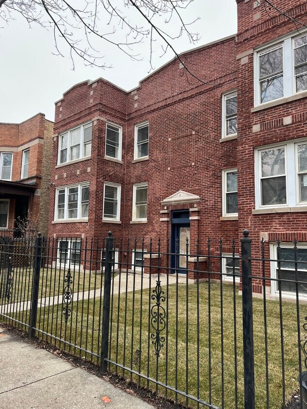 Primary Photo - 2817 N Talman Ave