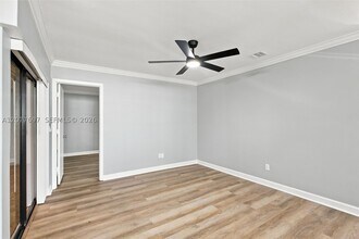 Building Photo - 646 SE 12th Ct