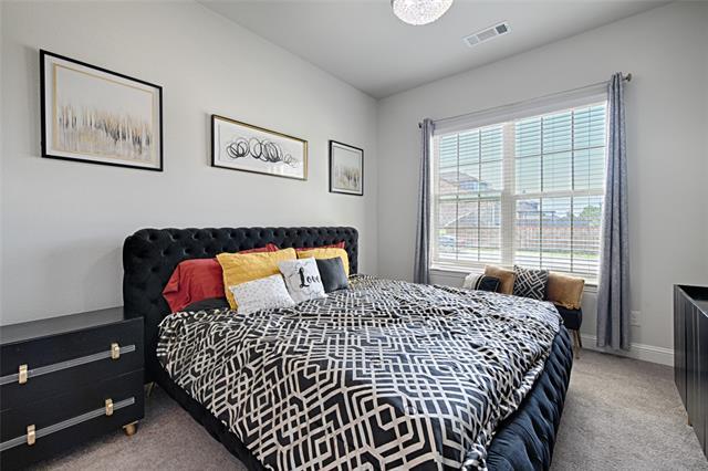 Foto del edificio - 3124 Lakeshore Dr