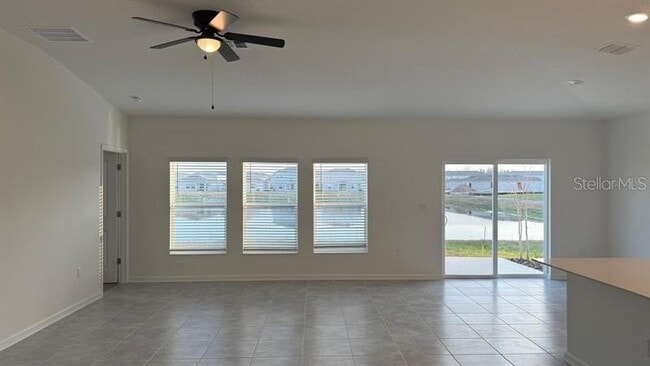 Building Photo - 5762 Gingham Dr