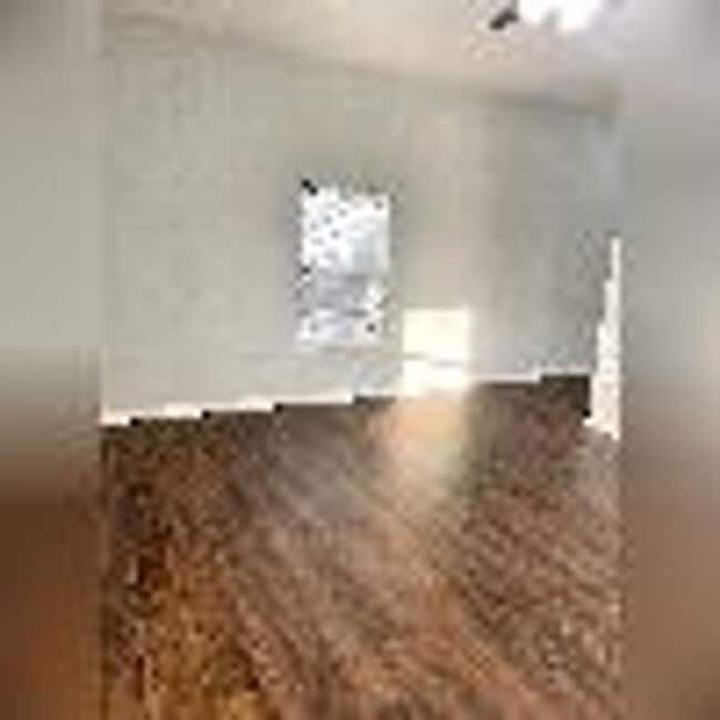 Foto del edificio - Recetly updated and convenient to downtown!