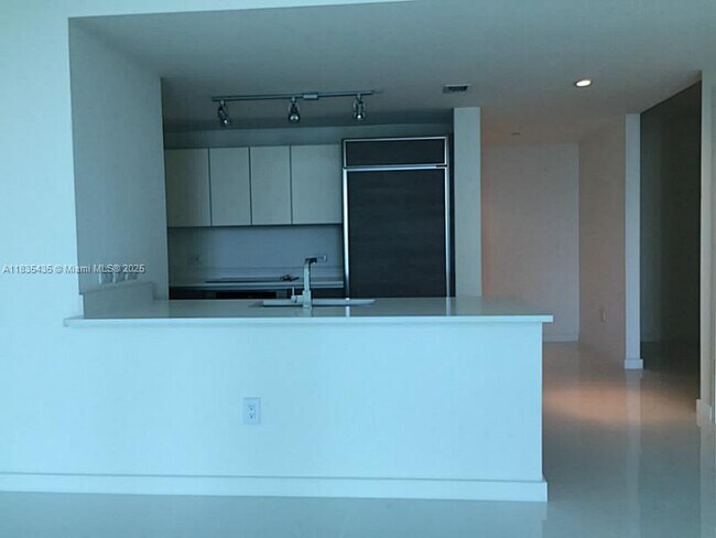 Foto del edificio - 1100 S Miami Ave