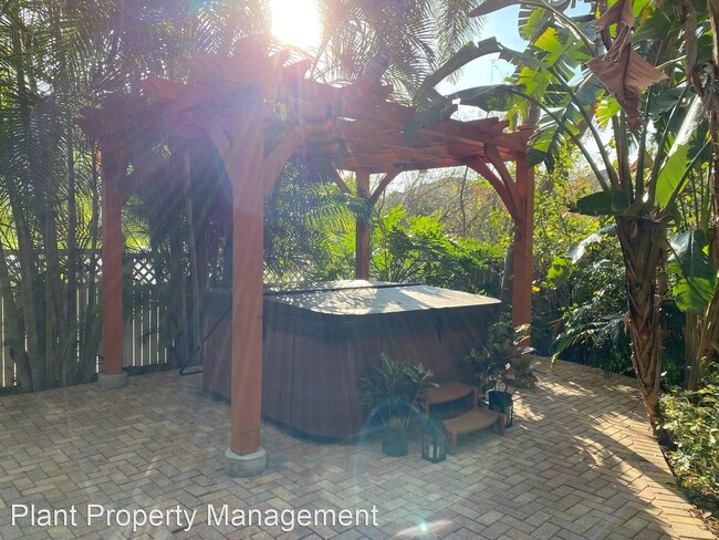 Building Photo - 4 br, 3.5 bath House - 4016 Southernwood Ct.