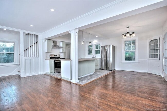 Building Photo - 188 Ludlowe Rd