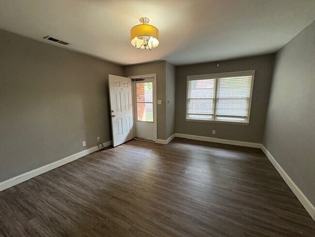 Foto del edificio - 145 Pierce Ave