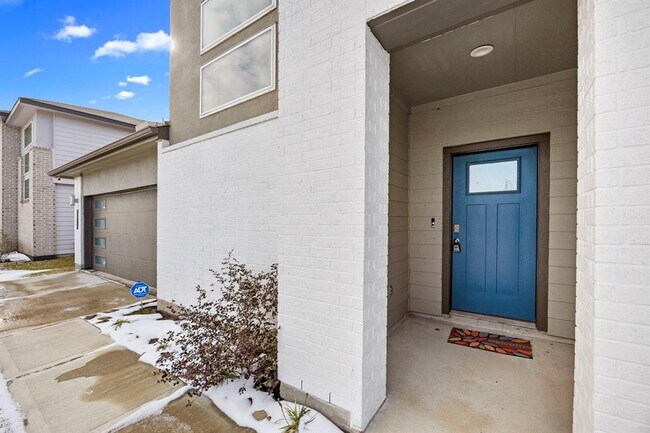 Building Photo - 6914 Amber Clf Ln