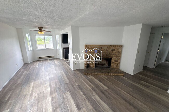 Foto del edificio - 1722 E 56th St