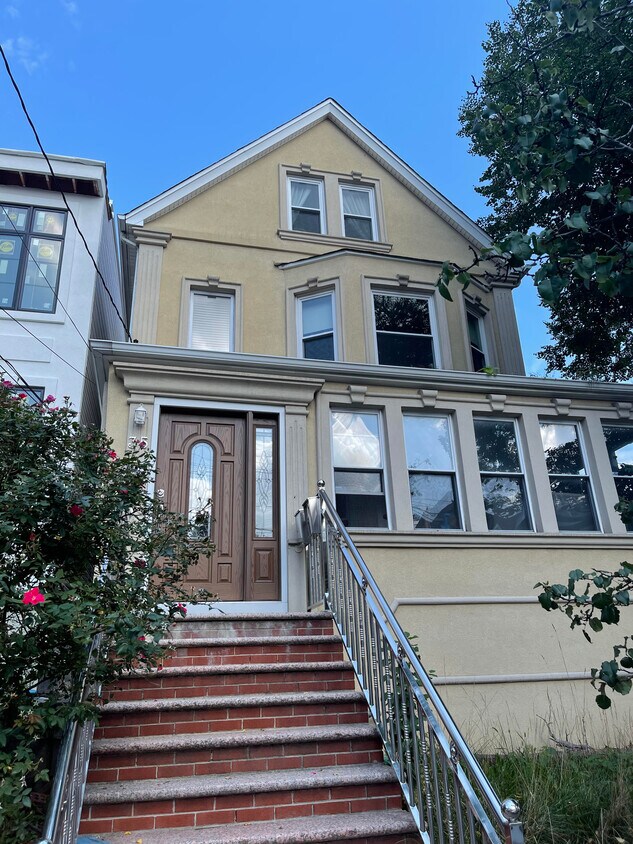 Primary Photo - 35 Hilliard Ave
