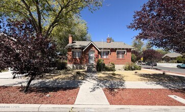 Building Photo - 541 Thoma St