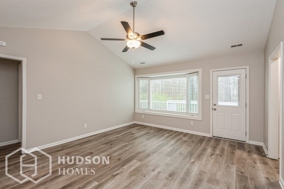 Building Photo - GET 1ST FULL  MONTH'S RENT FREE! - 11921 S...