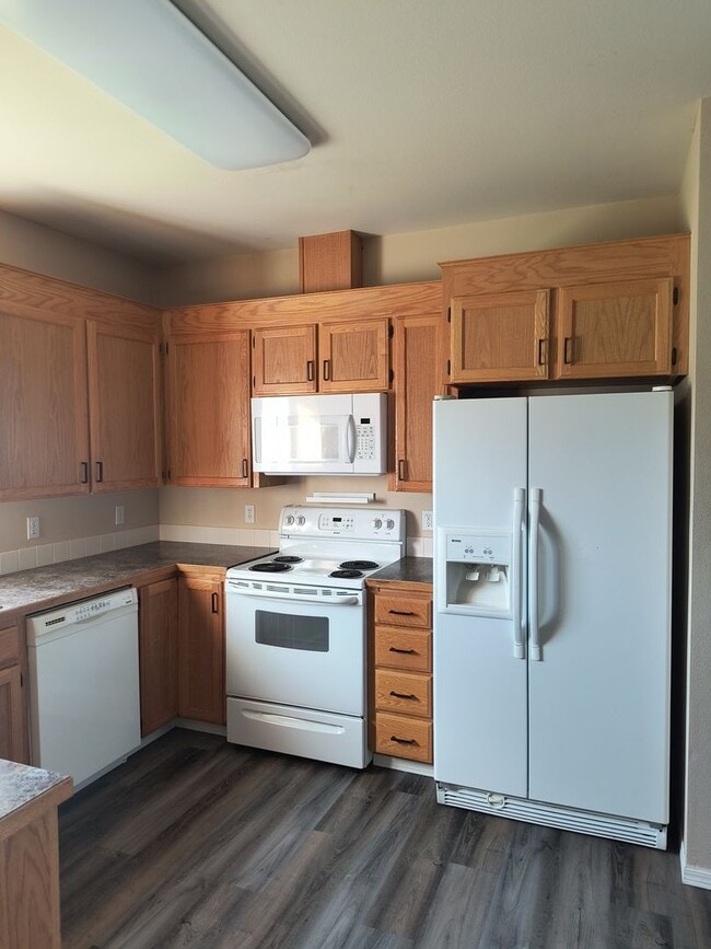 Foto del edificio - 3 Bedroom Home in West Valley!