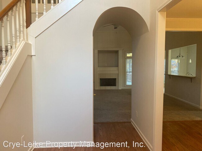 Building Photo - 5 br, 3 bath House - 8227 Thorne Dr