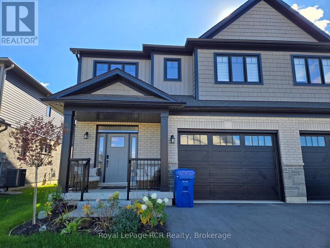 Primary Photo - 223 Jackson St E