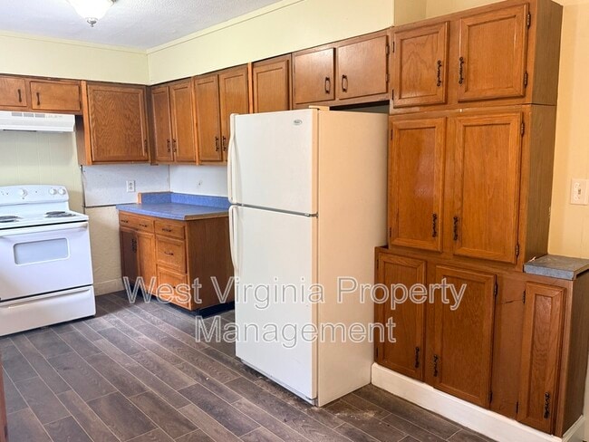 Building Photo - 112 Mason St