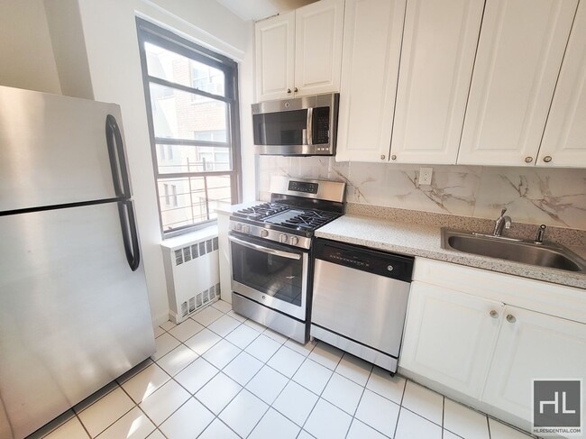 Building Photo - GRAND CONCOURSE