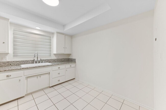 Foto del edificio - 4345 Ventura Canyon Ave