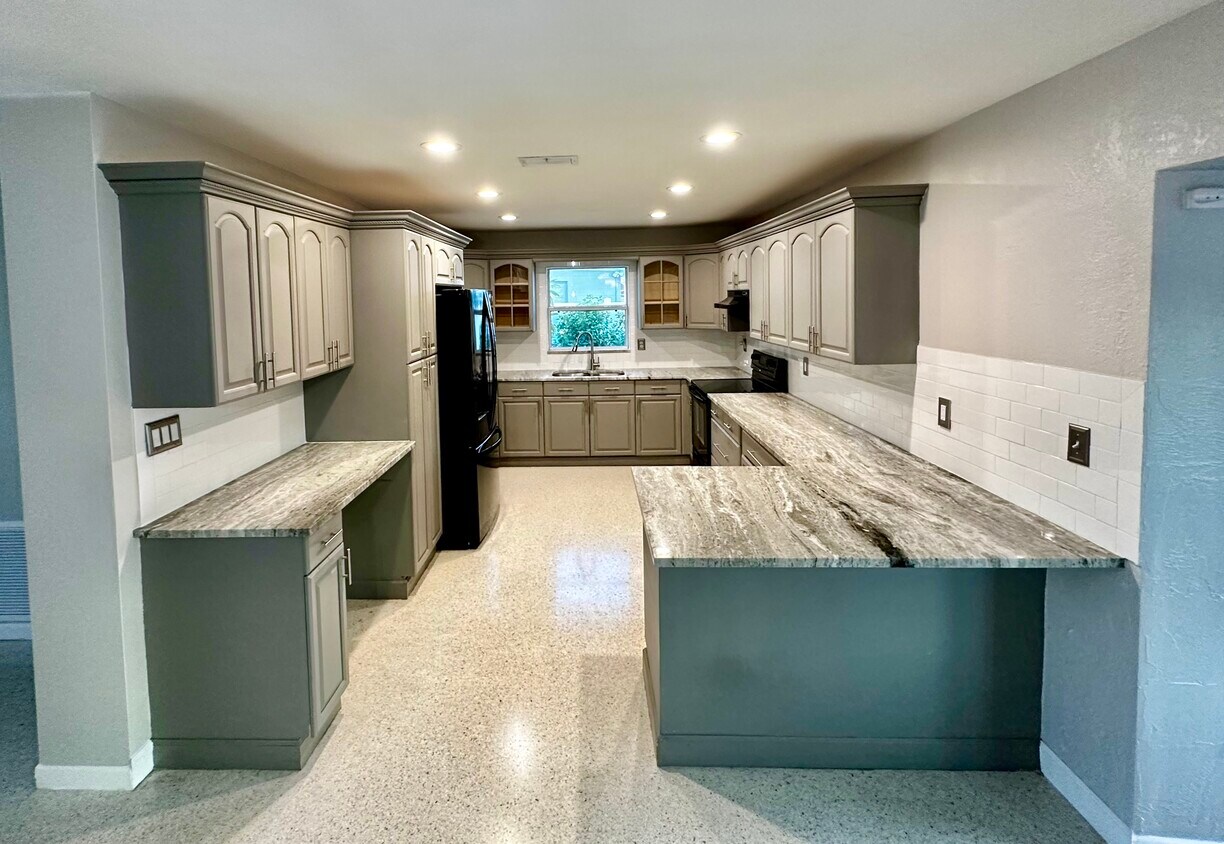 Foto principal - 3500 59th Ln N