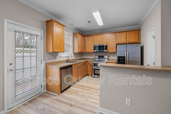 Building Photo - 409 Hamlet Park Dr