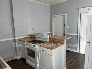 Building Photo - 400 W Allen St