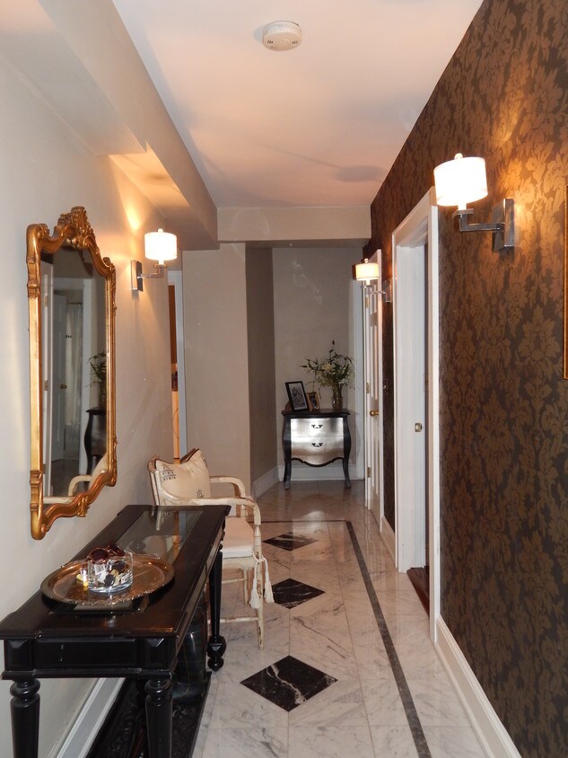 1028 E Juneau Ave, Milwaukee, WI 53202 Condo for Rent in Milwaukee
