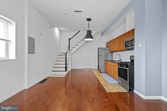 Building Photo - 1701 S 19th St