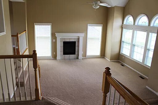 Foto del edificio - 4 Bed 3 Bath In Lee's Summit!! Available 3...