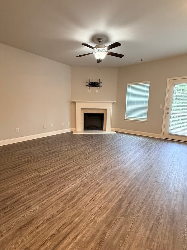 Building Photo - 1300 Sugar Glen Ct