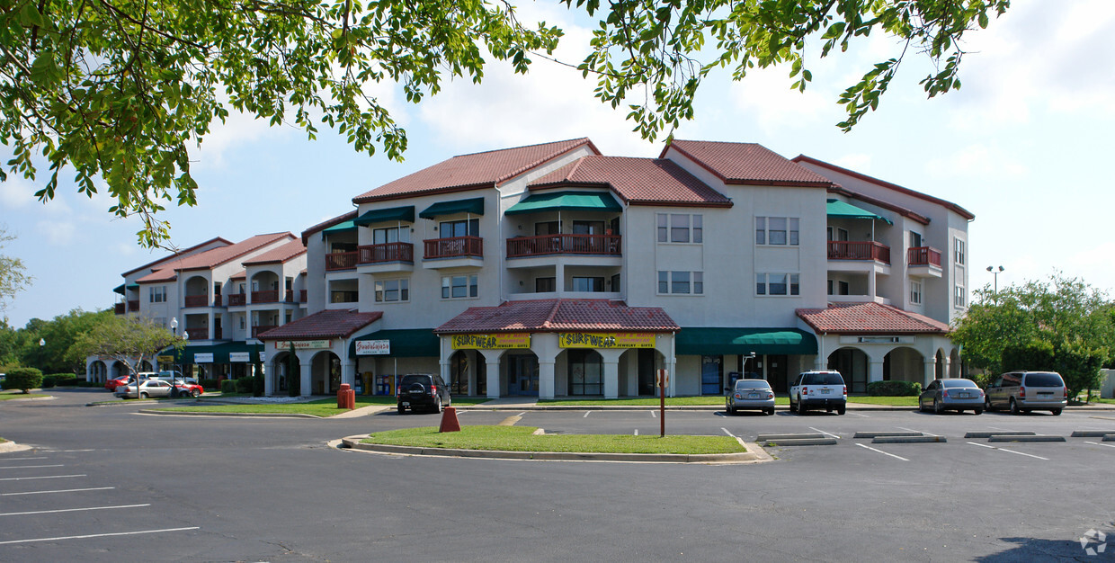 Primary Photo - St Thomas Square