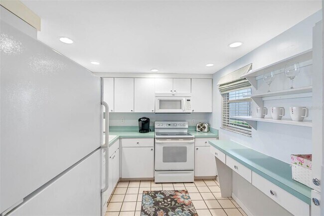 Building Photo - 7871 Sailboat Key Blvd S