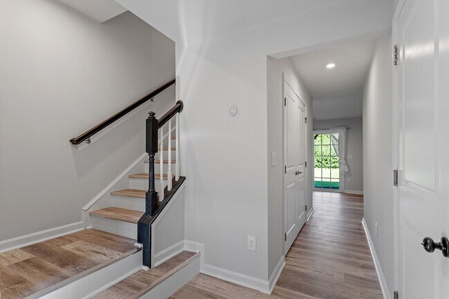 Building Photo - 443 Brier Summit Pl