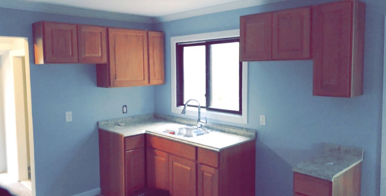 Building Photo - 169 Huguenot Dr