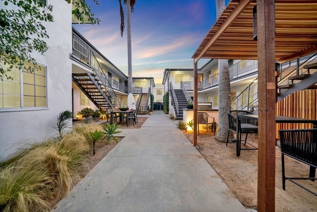 Building Photo - 315 Junipero Ave