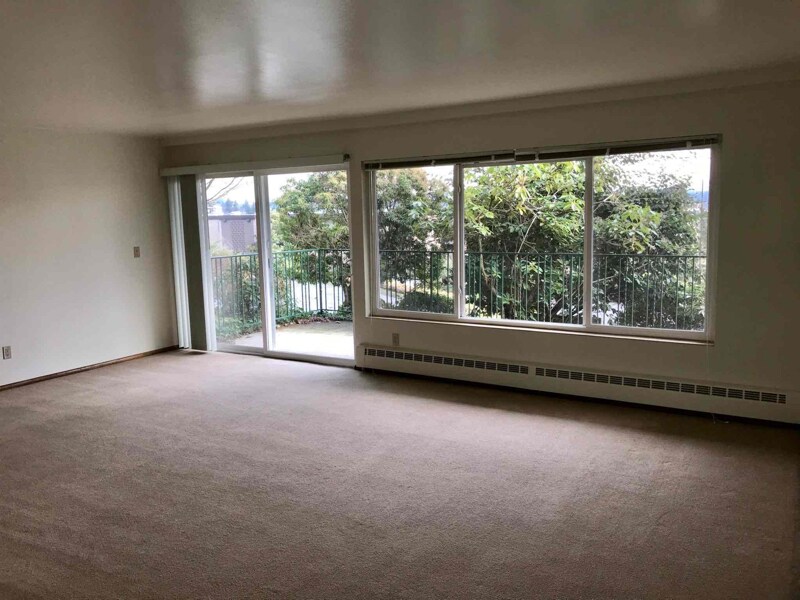 2811 75th Pl SE Unit 405, Mercer Island, WA 98040 Room for Rent in