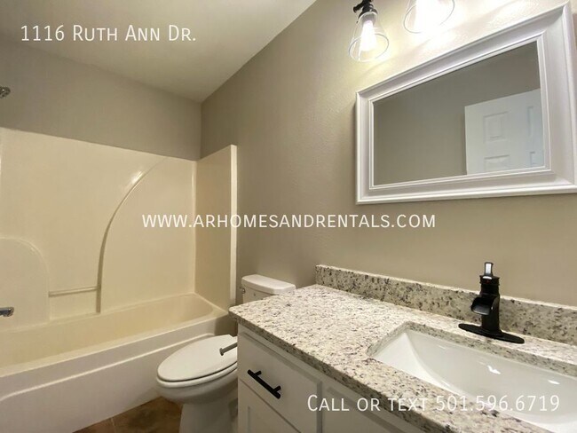 Building Photo - 1116 Ruth Ann Dr | $850 | 2 beds, 1 full bath