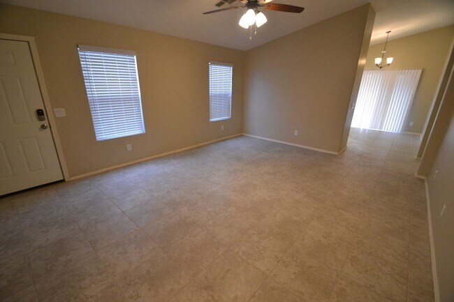 Foto del edificio - 2365 W Camp River Rd